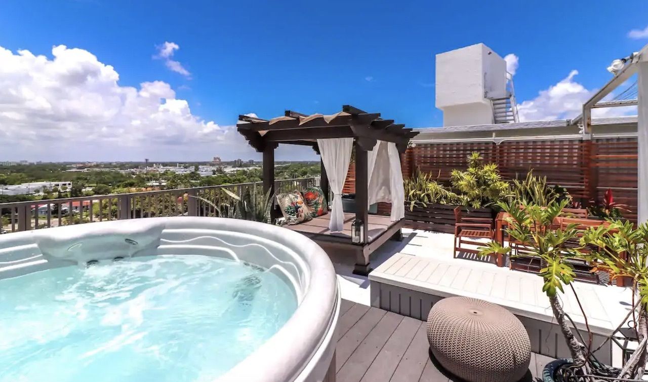 The Best Airbnbs With Hot Tubs in the United States