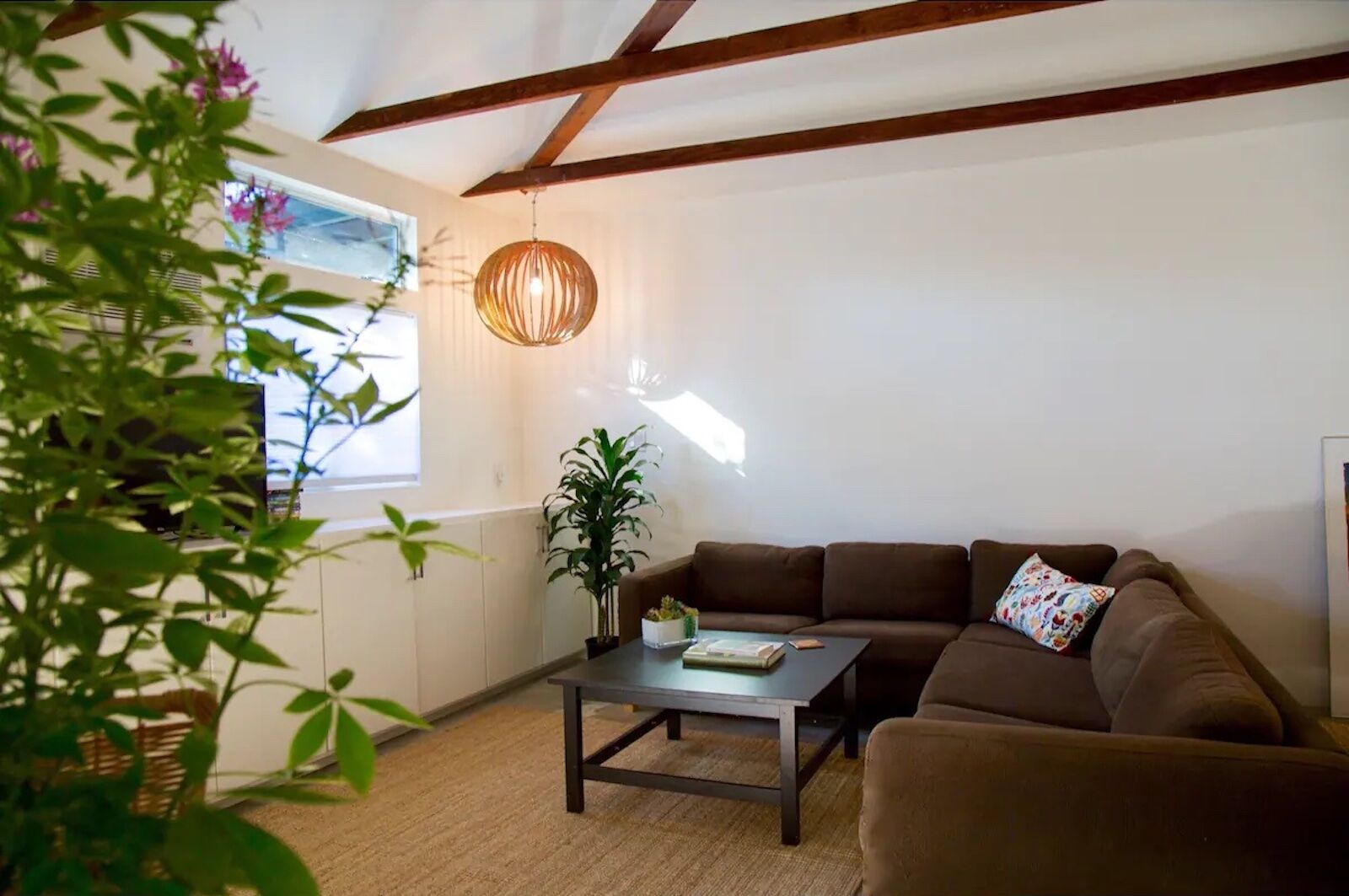 The 10 Best Airbnbs Near Universal Studios Hollywood