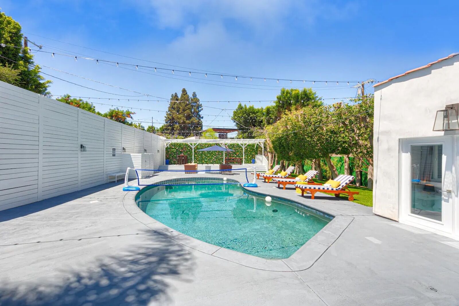 The 10 Best Airbnbs Near Universal Studios Hollywood