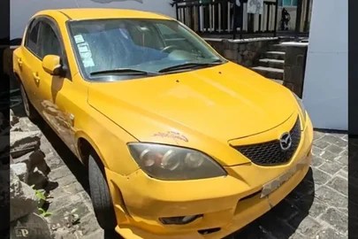 2004' Mazda for sale. Port Louis, Mauritius