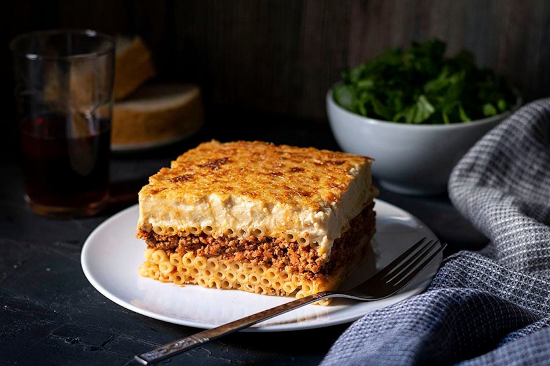 The hunt for Melbourne's best pastitsio Neos Kosmos