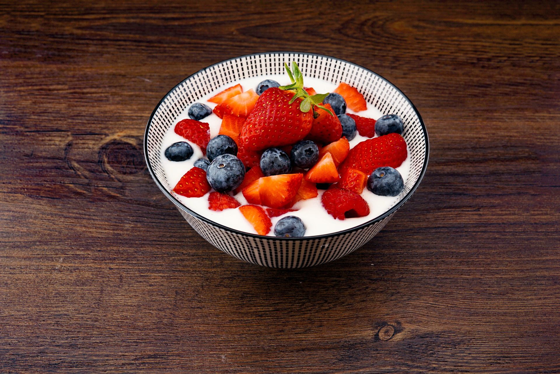 Greek yoghurt tradition exported Neos Kosmos