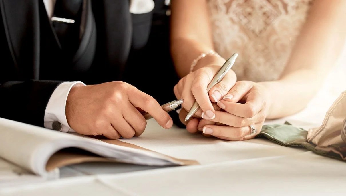 Nikah ücretini 25 kat artırmışlardı! Belediyeye ayrımcılık cezası