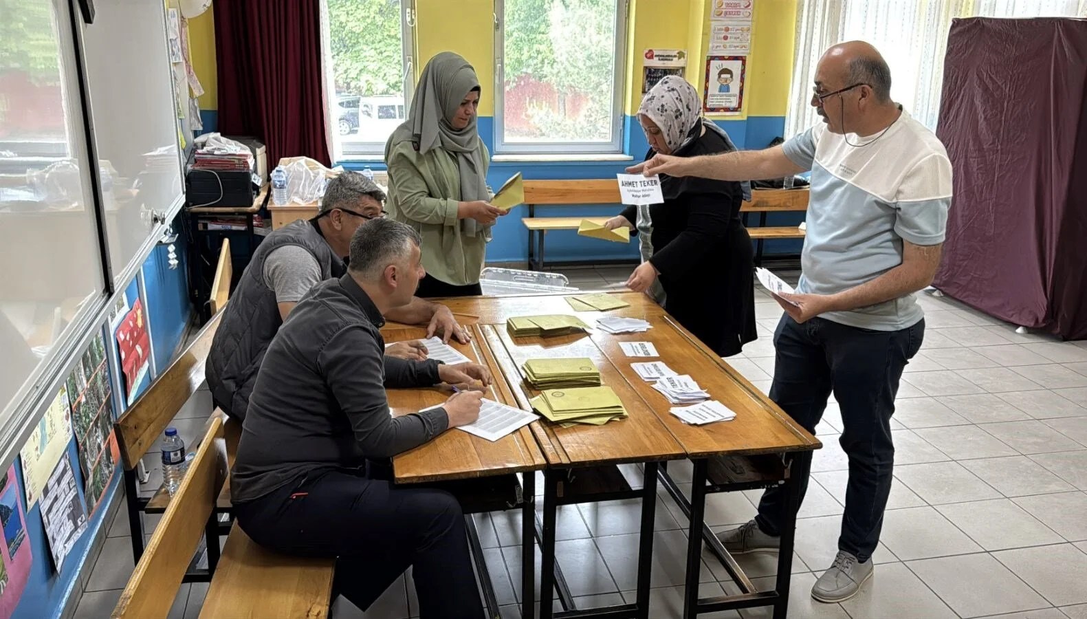 405 mahalle ve köy ara seçimle yeni muhtarını belirledi