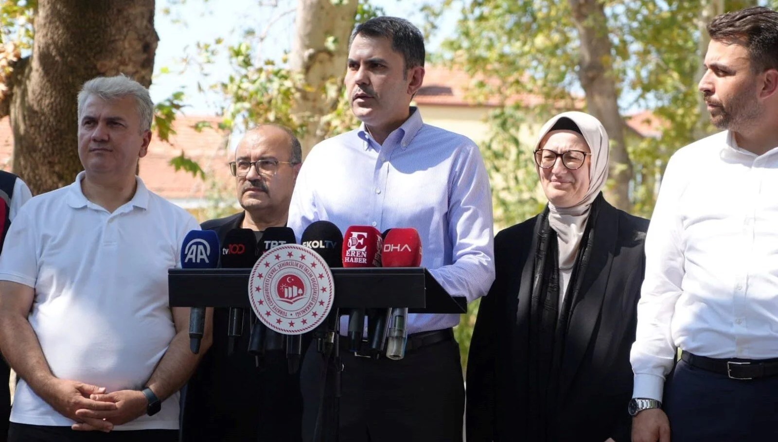 Bakan Kurum Sındırgı'da konuştu: 152 binada 265 bağımsız bölüm ağır hasarlı ya da yıkık
