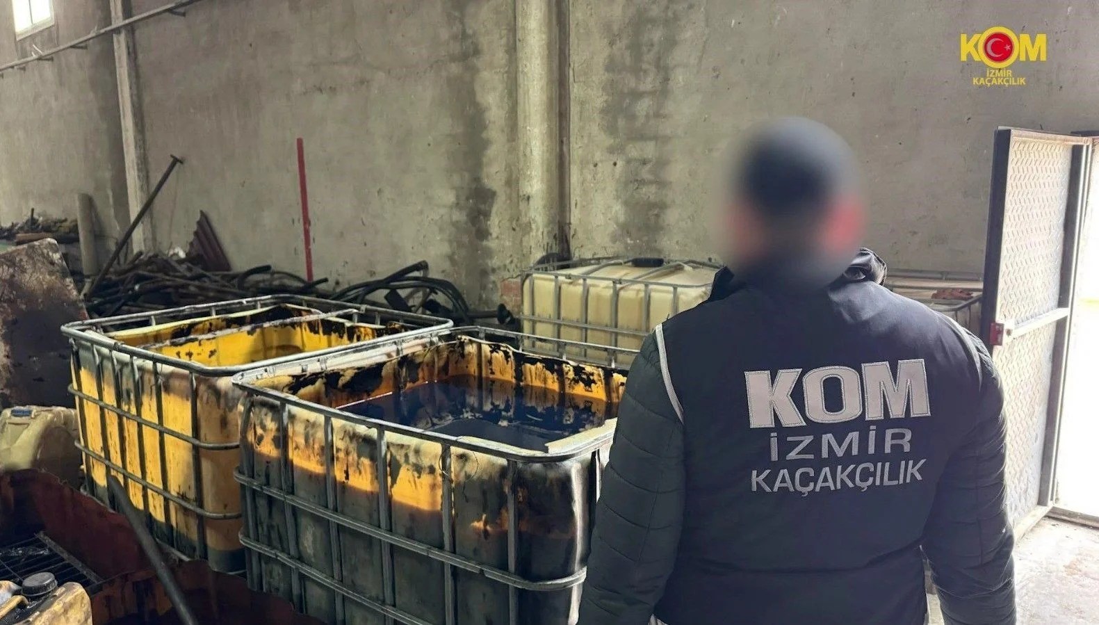 İzmir'de tonlarca kaçak akaryakıt ele geçirildi