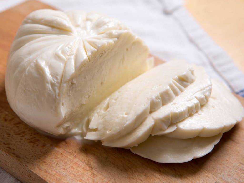 10 Keju Mozarella Paling Enak & Terbaik di Indonesia (Terbaru 2021)