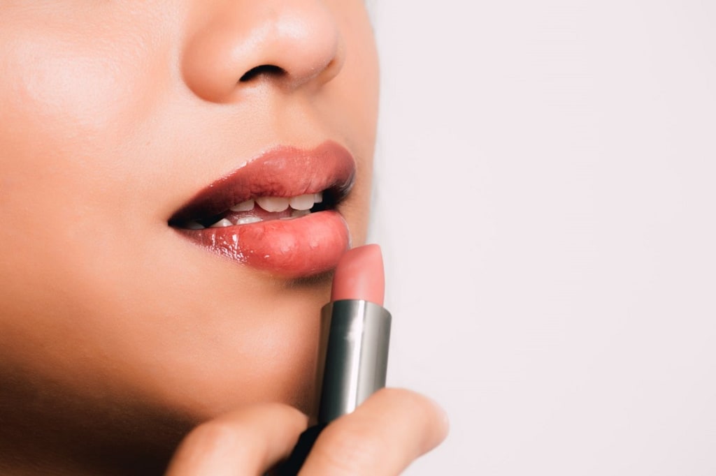 13 Lip Balm Terbaik untuk Remaja & Bibir Kering (Update 2021)