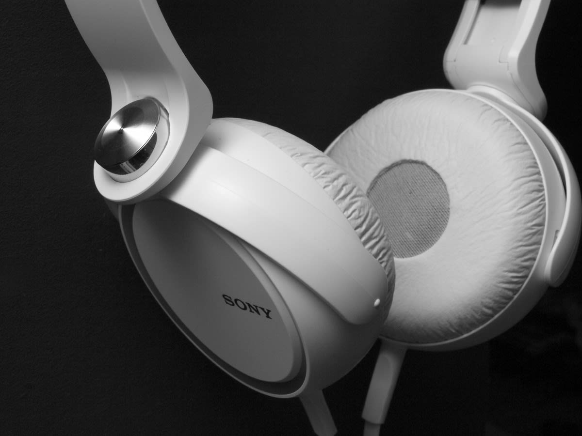 10 Review Headphone/Headset Terbaik & Terbaru dari Sony 2024