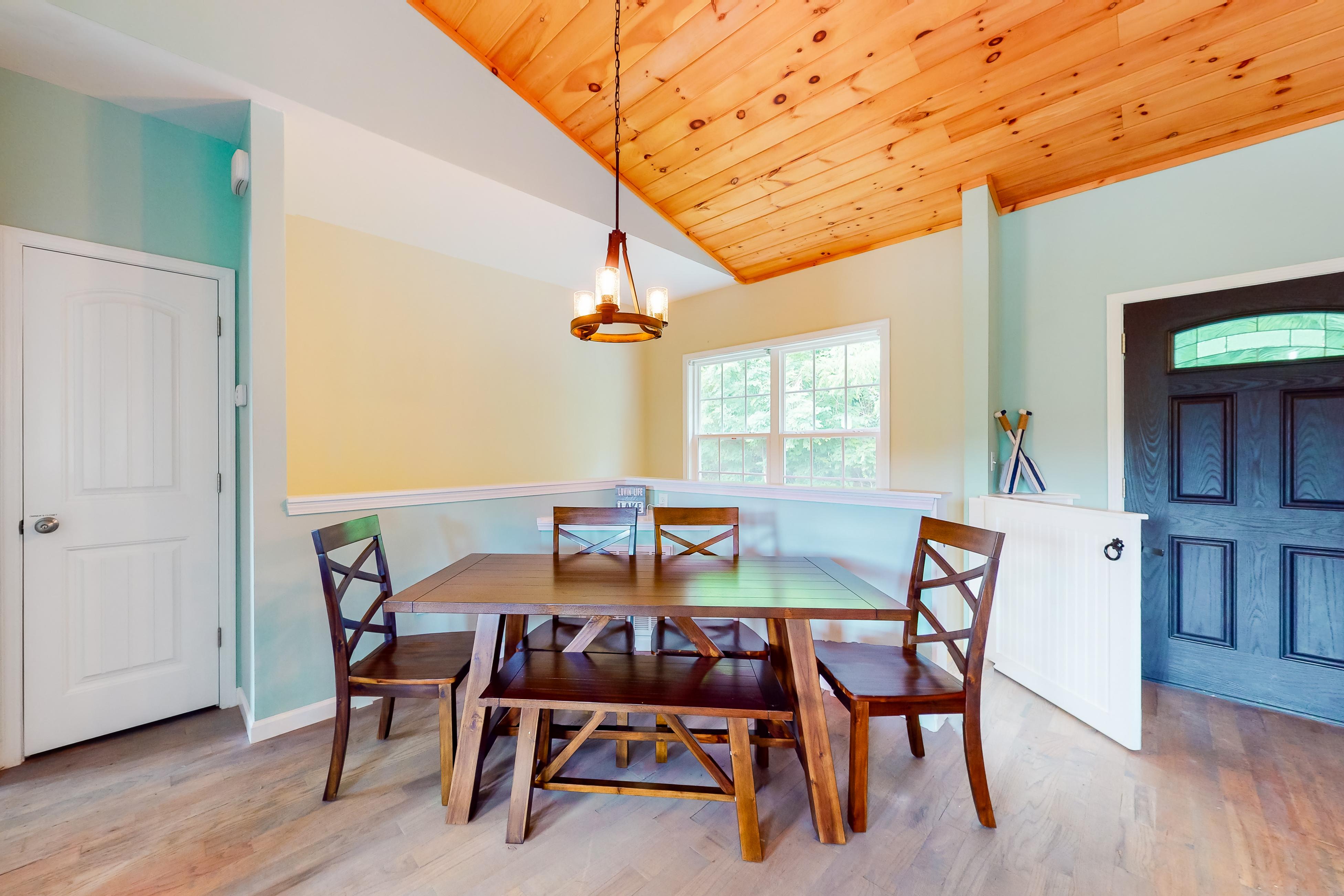 Mountain Mccloud in Sevierville w/ 3 BR (Sleeps8)