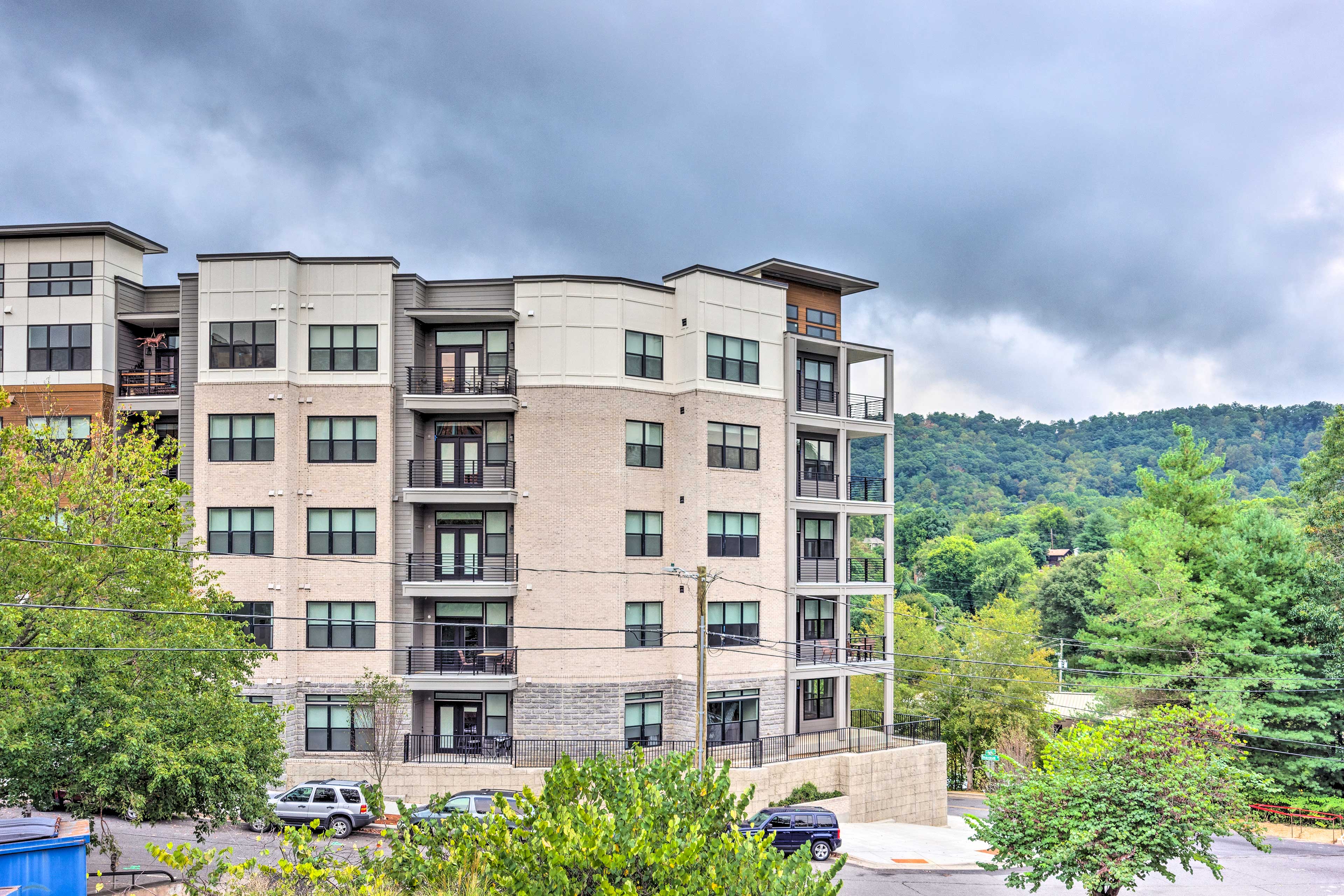 Downtown Asheville Condo W/ Patio + Amenities in Asheville w/ 1 BR