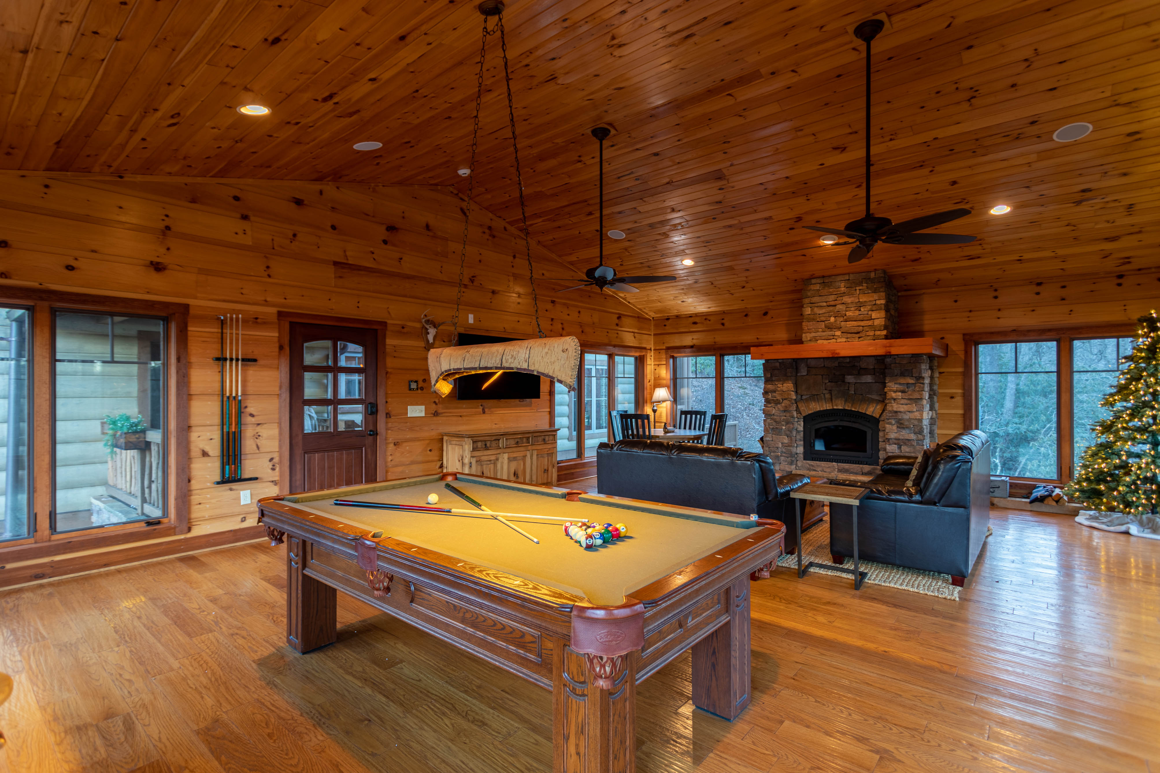 The Lodge At Twin Rivers in Boone w/ 7 BR (Sleeps16)