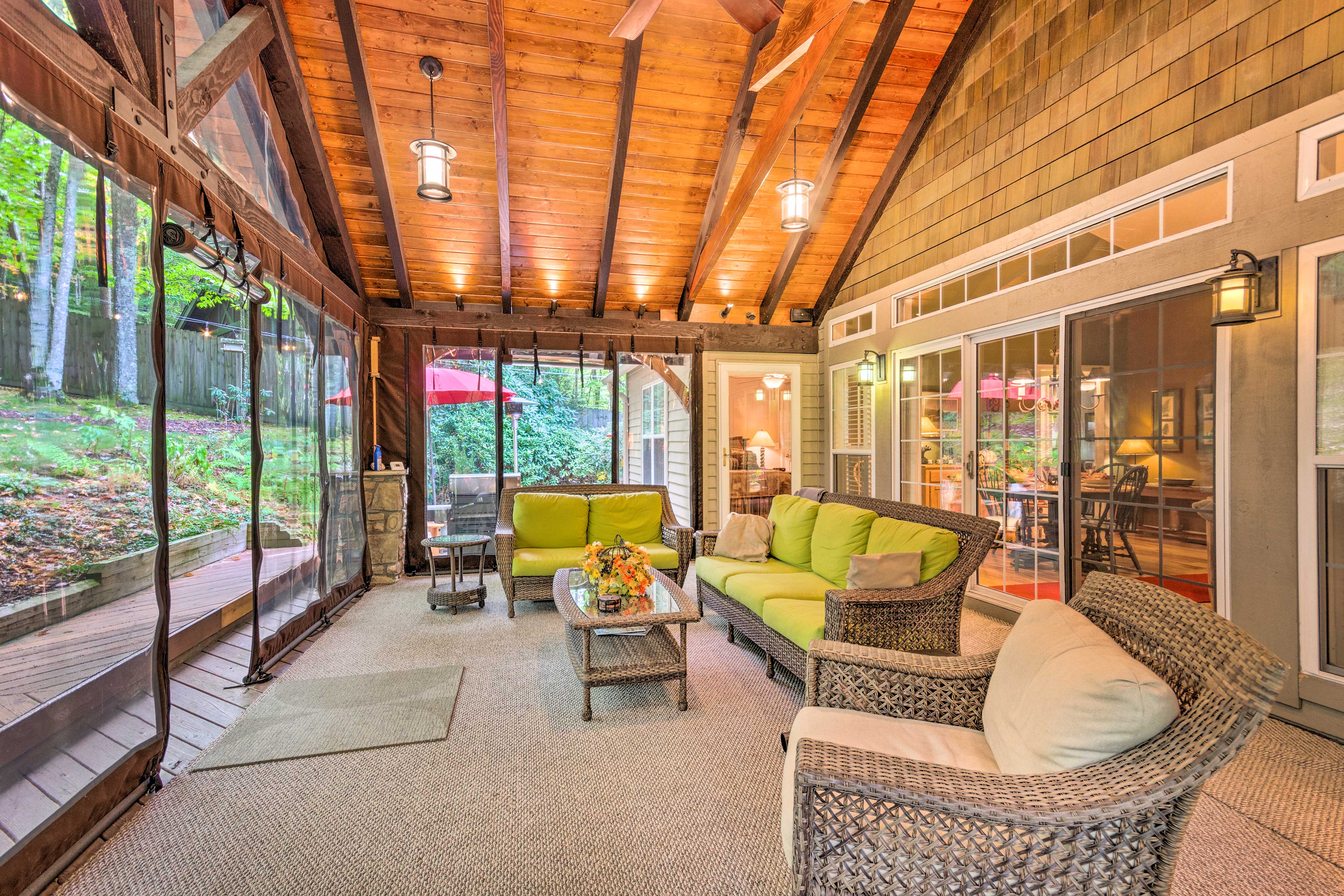 Stunning Beech Mountain Cabin W/ Porch+hearth in Beech Mountain w/ 3 BR