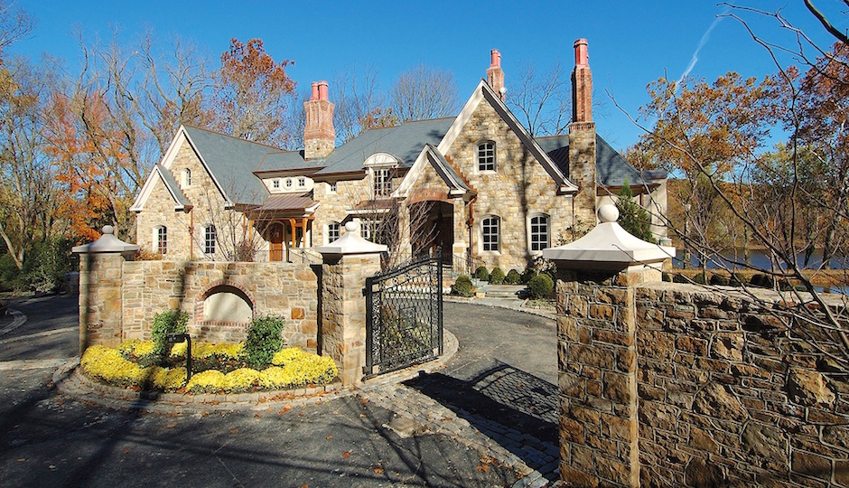 On the Market The (Blessed?) Castle of New Hope