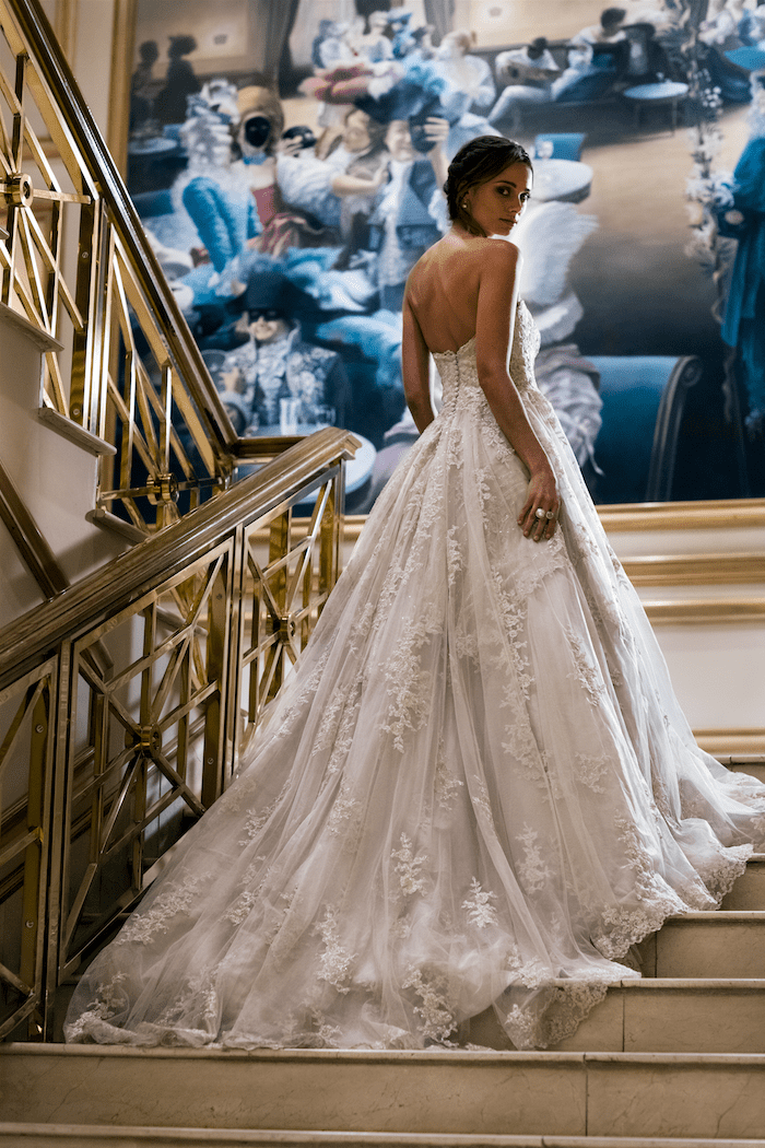 PHOTOS 46 Stunning Flower, Cake, Dress and Decor Ideas