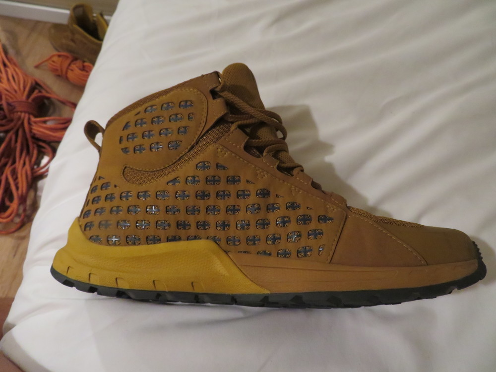FSLa sportiva Nepals North Face Hiking Shoes, Hokas 10.5/44 Arcteryx