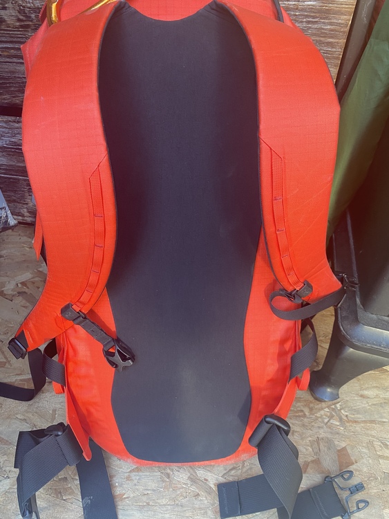 FS Arcteryx SK32 Ski touring pack Thread Detail Lightweight Hiker