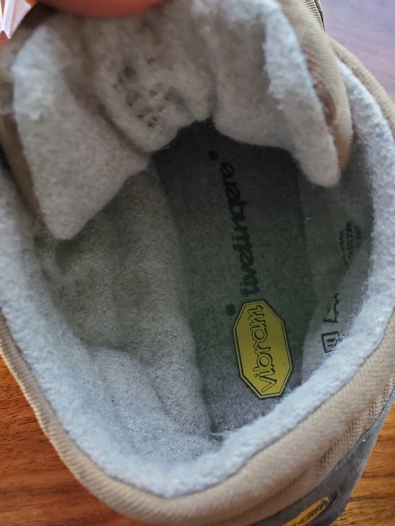SOLD Vibram FiveFingers Wool Insulated Toe Shoes PRICE DROP