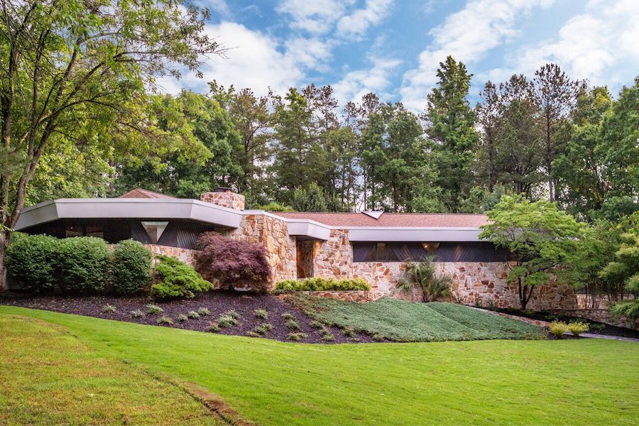 House Envy This modern masterpiece was designed by architect