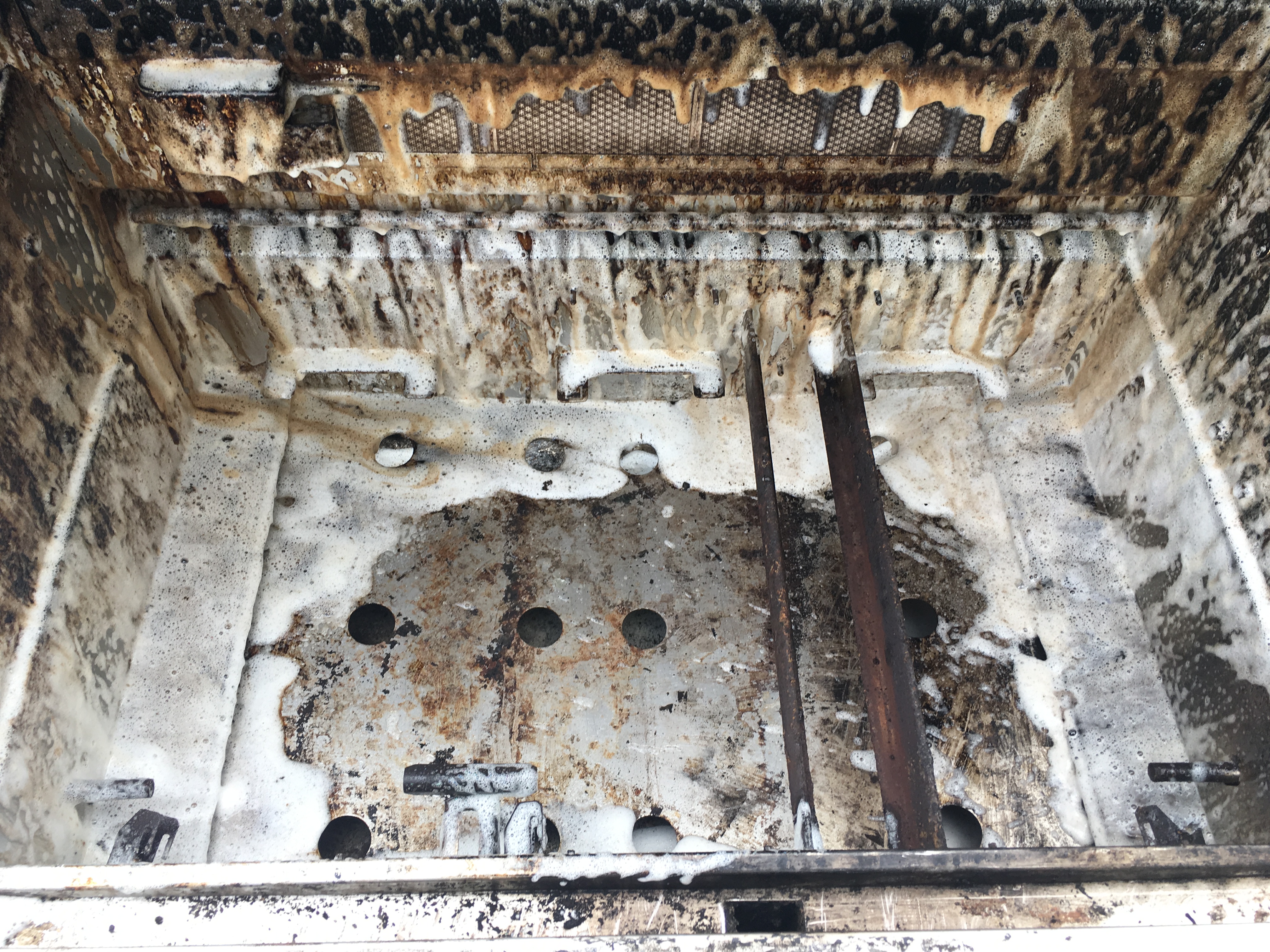 Cleaning and Replacing Burners, Ceramic Rod Trays and Igniters on a DCS