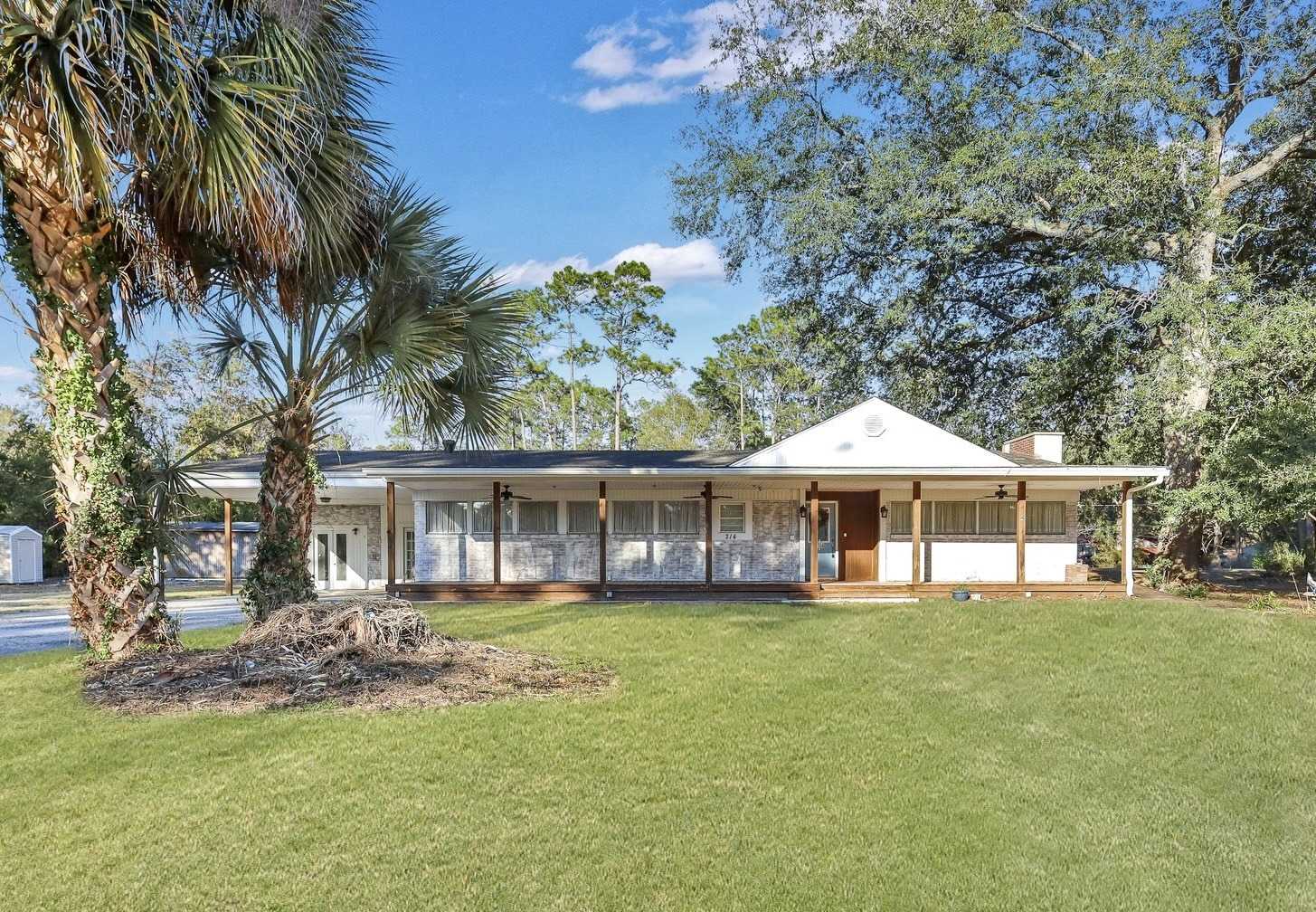 House for Sale 3/2.0, 2500 sq ft 214 Dogwood Ave, Jesup,