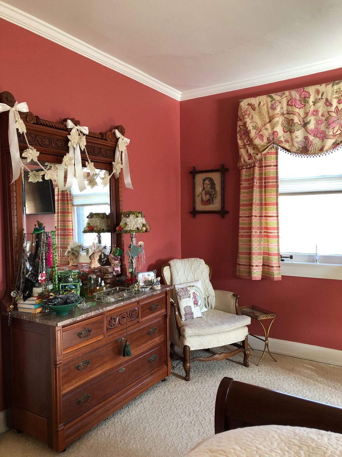 Take a Look Inside One of Hamilton's "Twelve Houses of Christmas" Tour