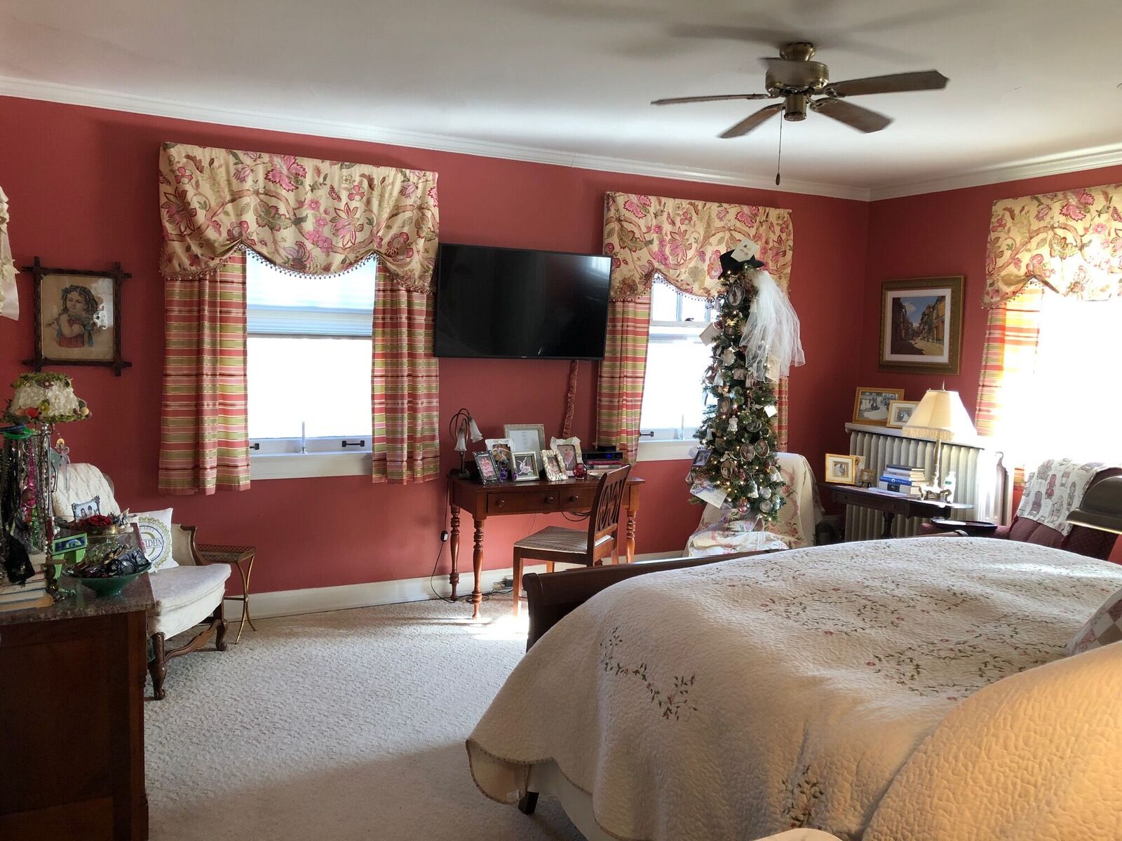 Take a Look Inside One of Hamilton's "Twelve Houses of Christmas" Tour