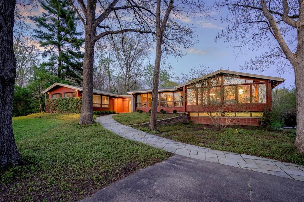 An Amberley Village MidCentury Modern on Almost Two Acres Cincinnati