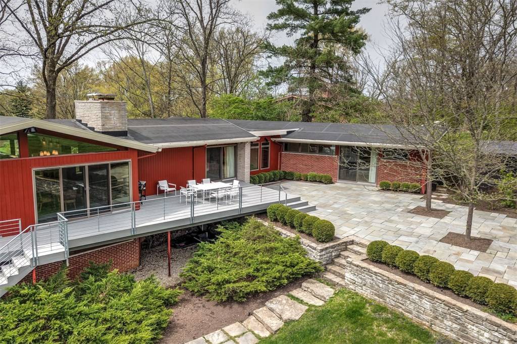 An Amberley Village MidCentury Modern on Almost Two Acres Cincinnati