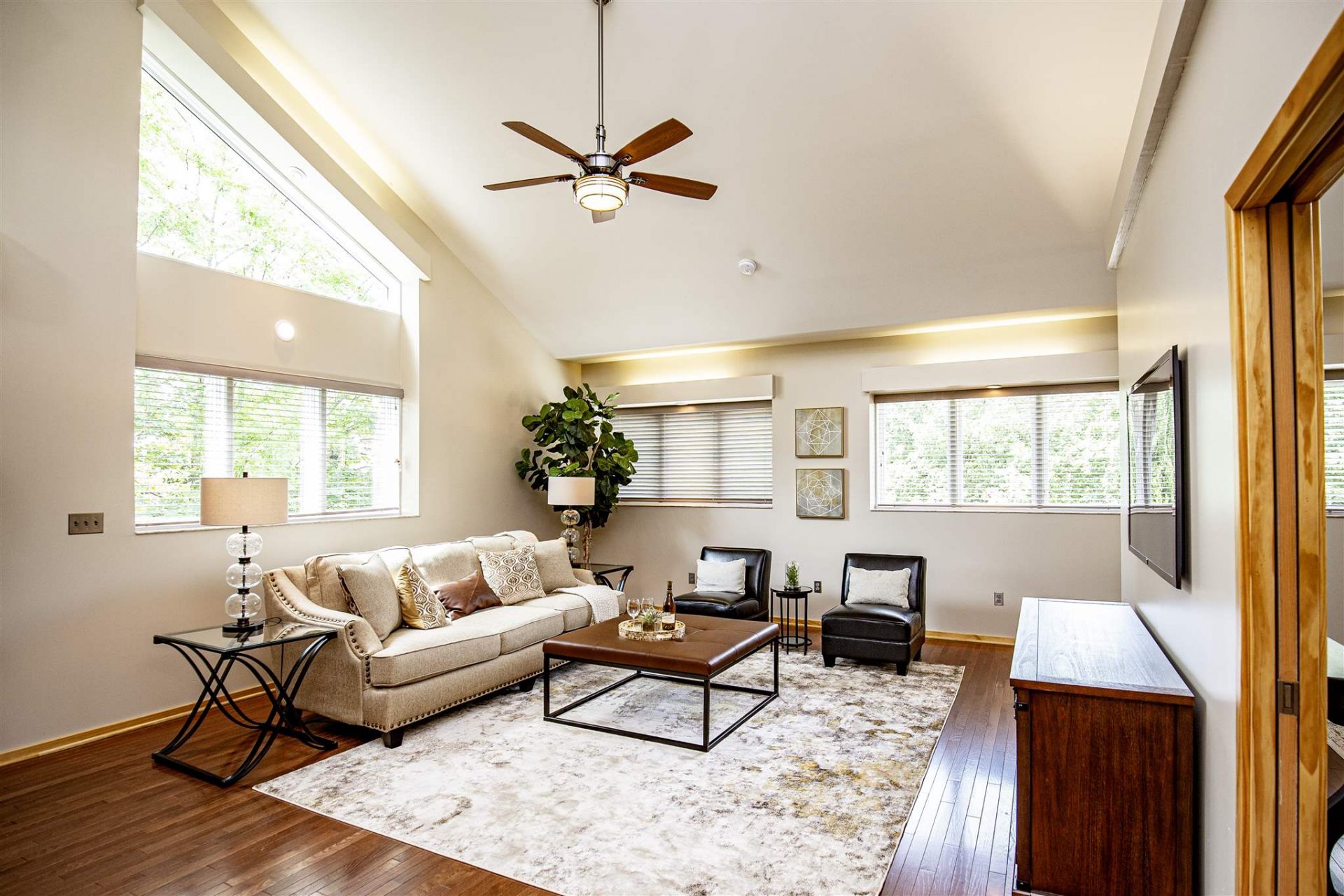This Contemporary Ft. Thomas Home Is a Stunner From Every Angle