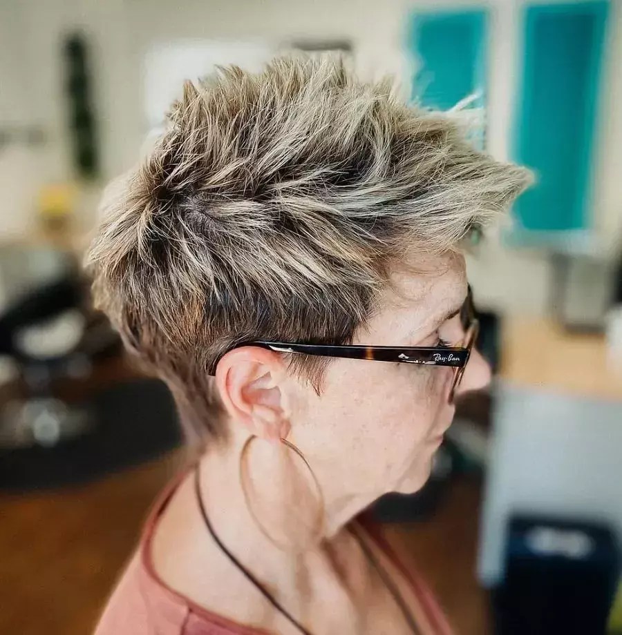 35 Short Choppy Hairstyles For Over 70 Fabbon