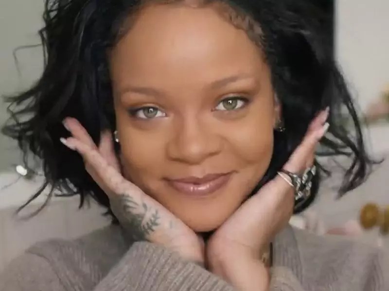 21 Stunning Photos Of Rihanna Without Makeup Fabbon