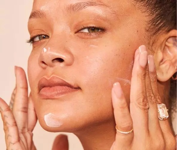 21 Stunning Photos Of Rihanna Without Makeup Fabbon