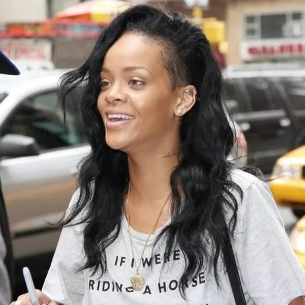 21 Stunning Photos Of Rihanna Without Makeup Fabbon