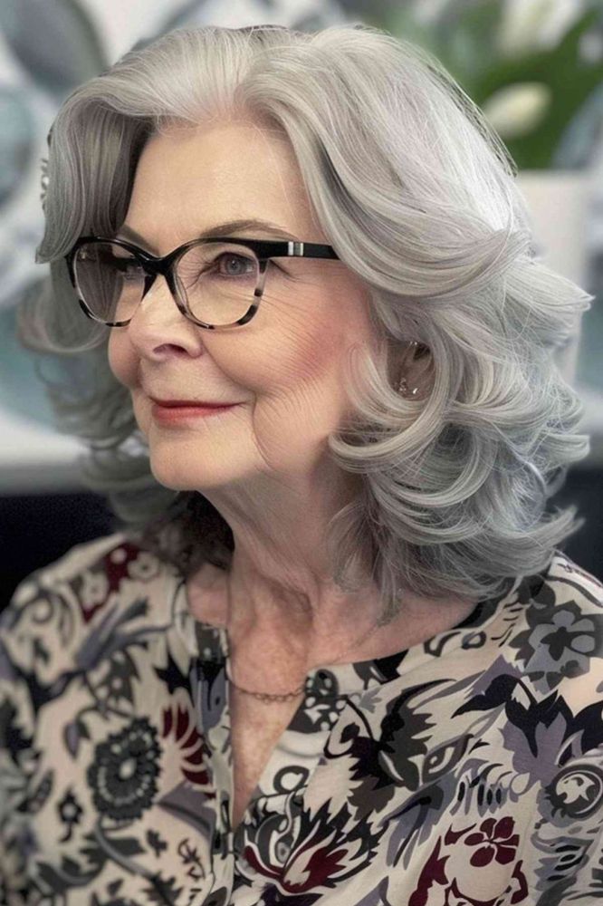 15 Stunning Haircuts For Women Over 75 Fabbon