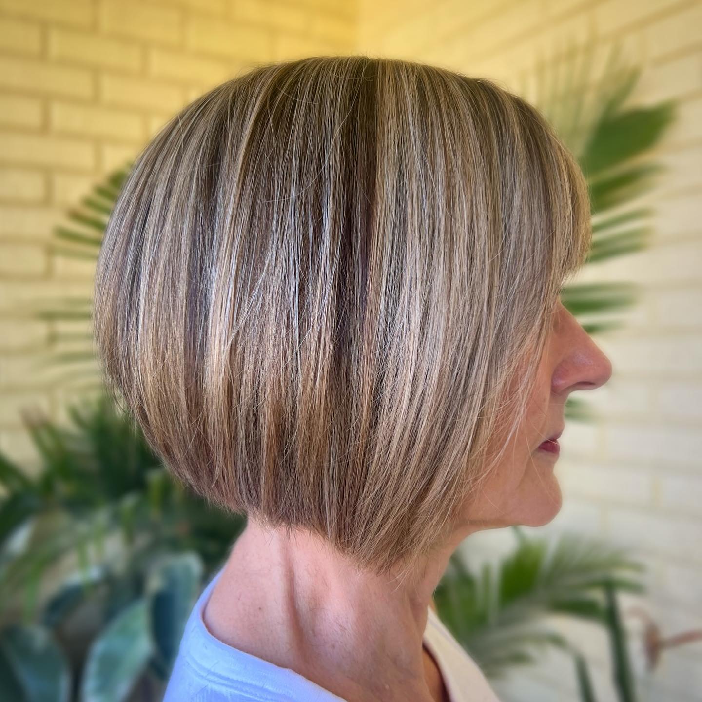 15 Stunning Angled Bob Haircuts For Older Women Fabbon