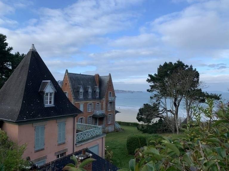 Chambres d'hôtes et locations de vacances à PerrosGuirec dès 33