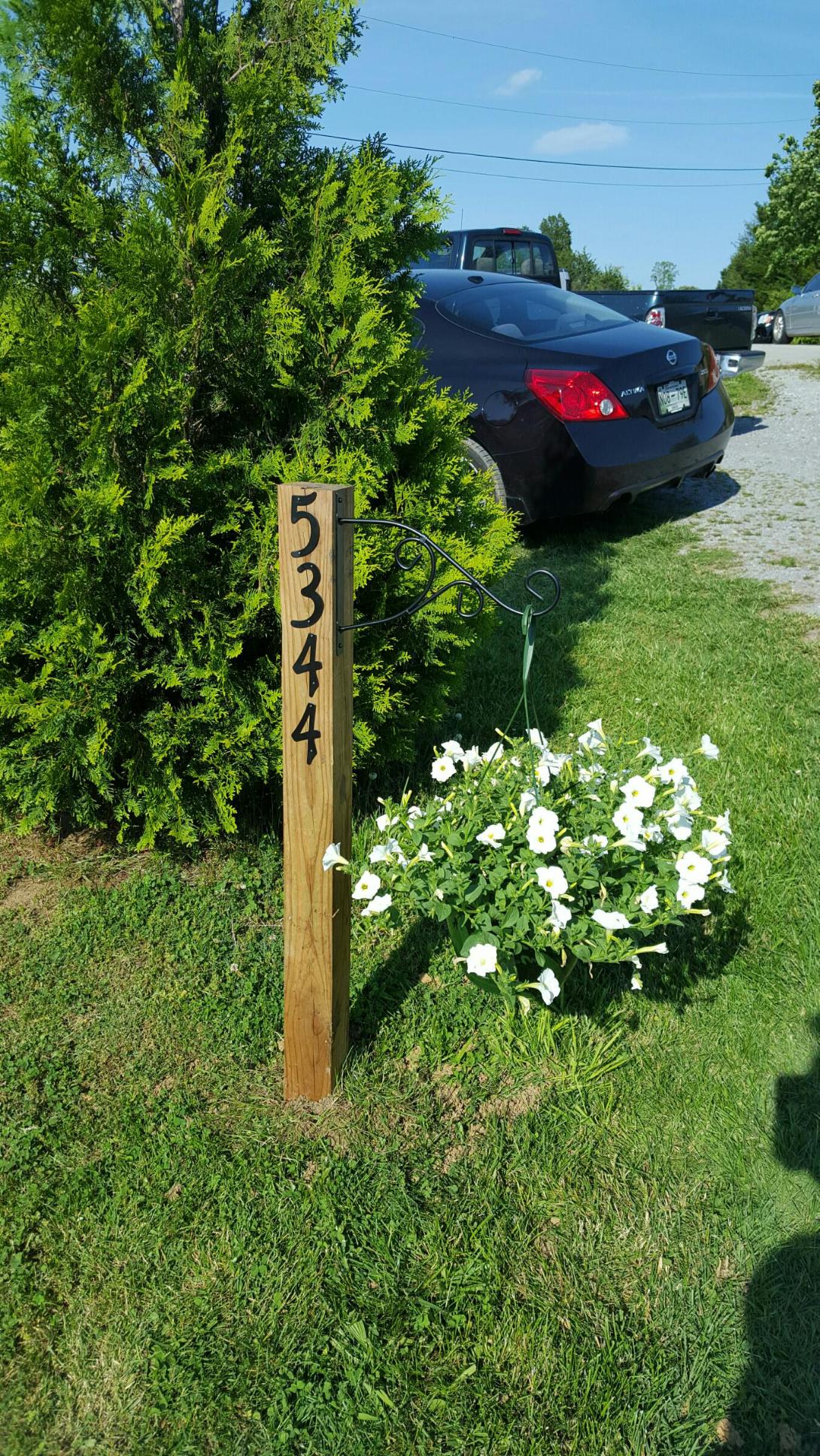 An Easy and Charming Driveway Entrance Landscaping Idea Clayton Blog
