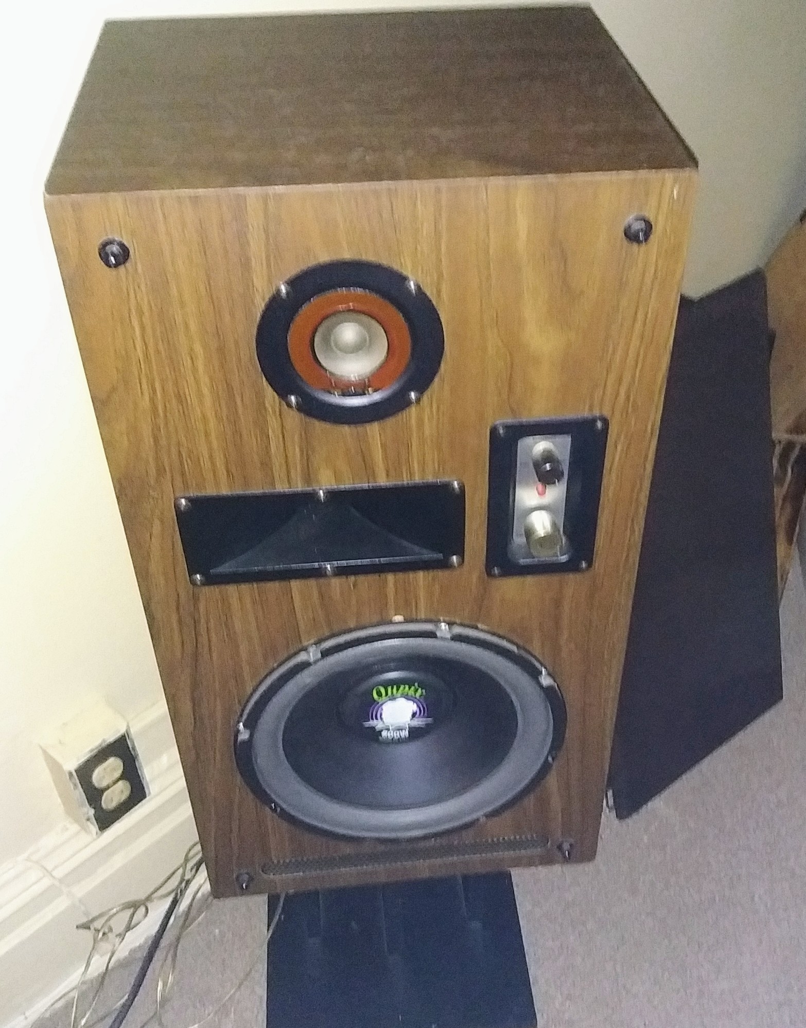 LA 84 CD4 ORIGINAL BOX AND MANUEL HAVEN'T USED SINCE 1985 WITH QUAD