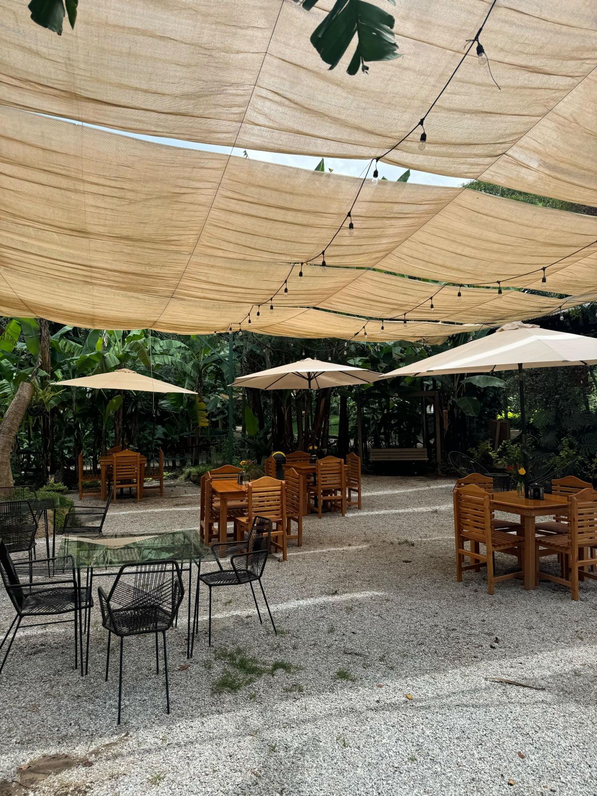 El Azote Beer Garden