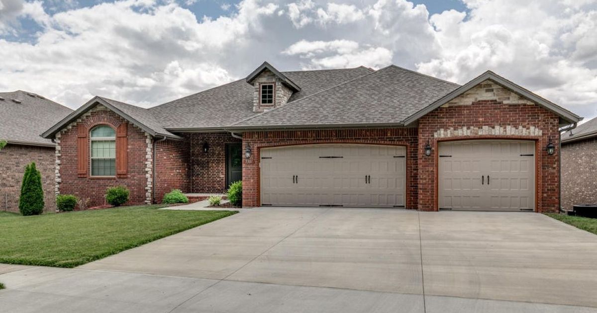 5381 South James Avenue, Brookline, MO 65619 ListReports