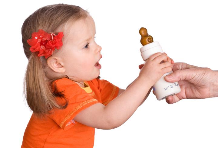 When To Stop Bottle Feeding The Babies And How To Do It?