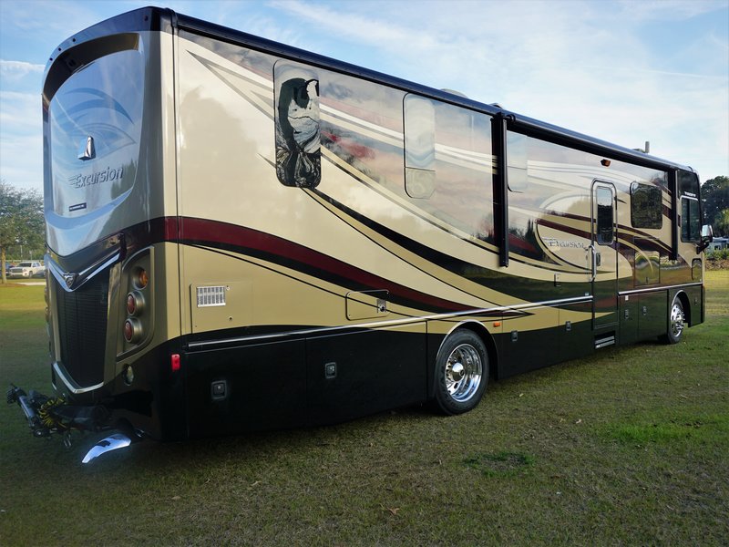 2015 Fleetwood Excursion 35E, Class A Diesel RV For Sale By Owner in