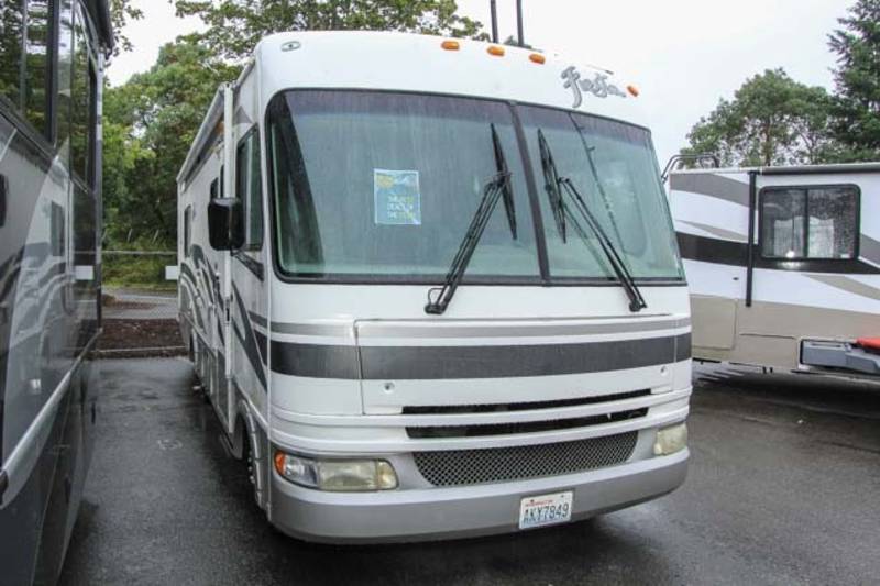 2003 Fleetwood Fiesta 26Y, Class A Gas RV For Sale in Fife