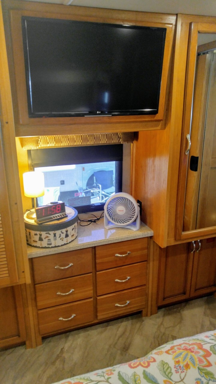 2016 Fleetwood BOUNDER 35K, Calhoun GA