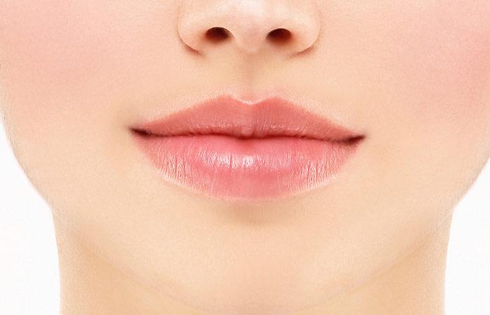 Simple-Ways-To-Apply-Red-Lipstick-Perfectly (2)