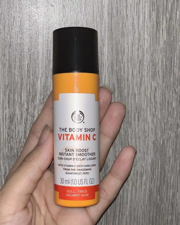 The Body Shop Vitamin C Skin Boost Instant Smoother Serum Reviews, Price, Benefits How To Use It?