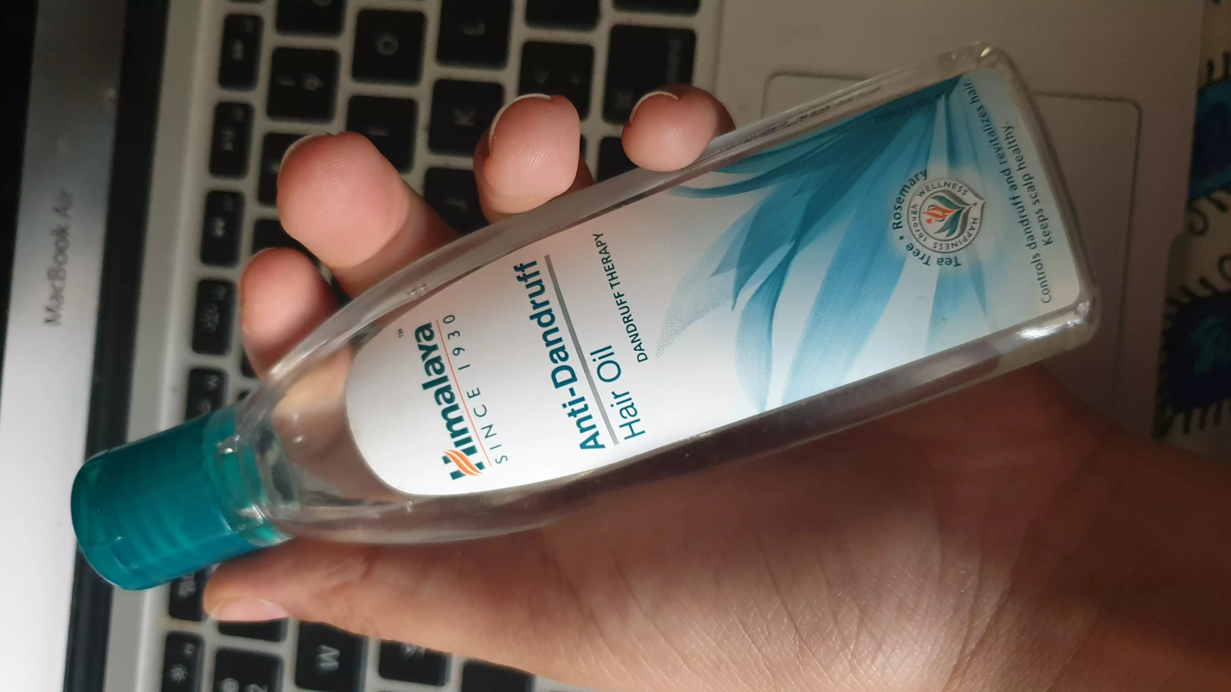 Himalaya AntiDandruff Hair Oil Reviews, Price, Benefits How To Use It?