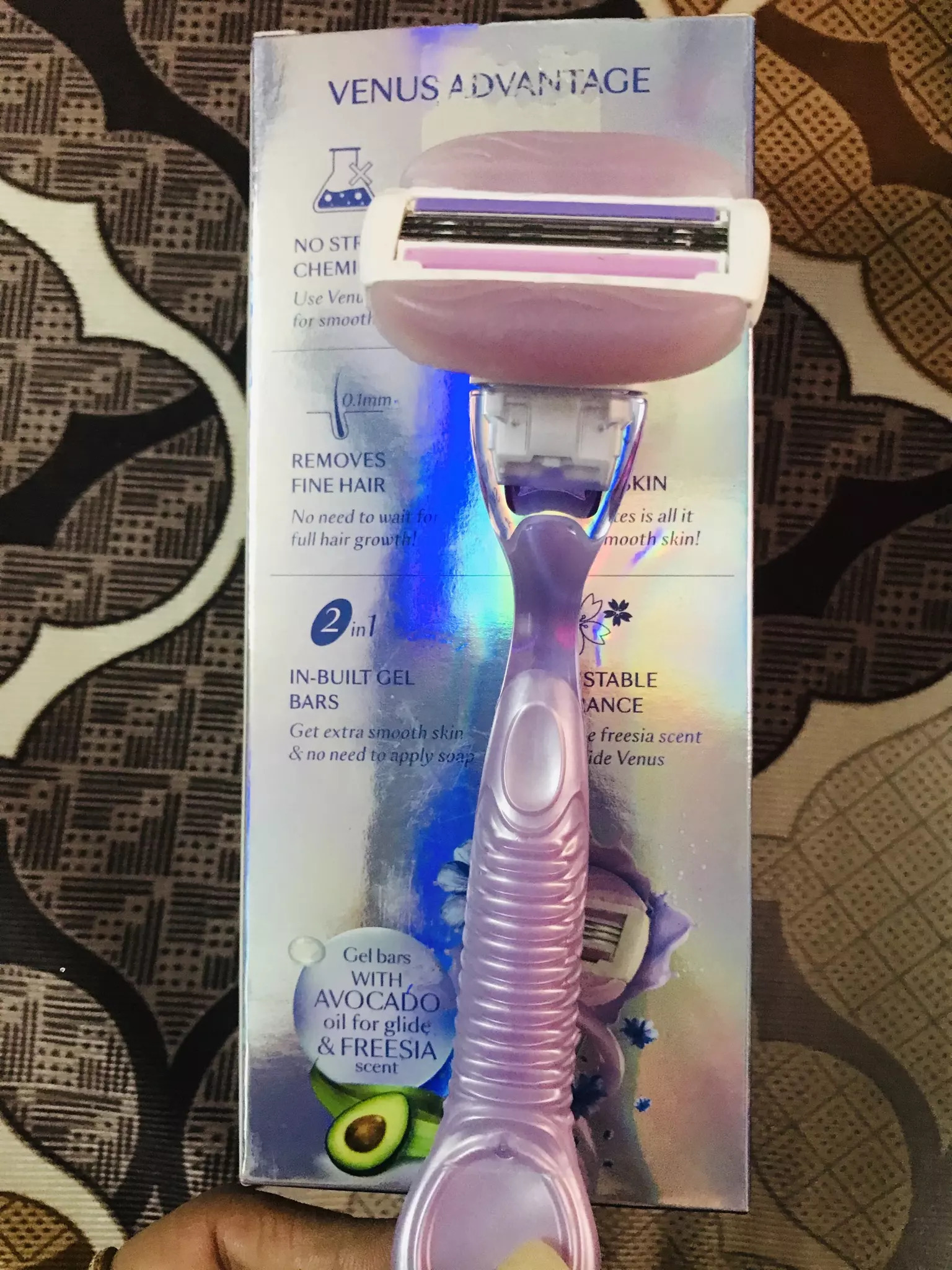 Gillette Venus Breeze Razor Reviews, Ingredients, Benefits, How To Use