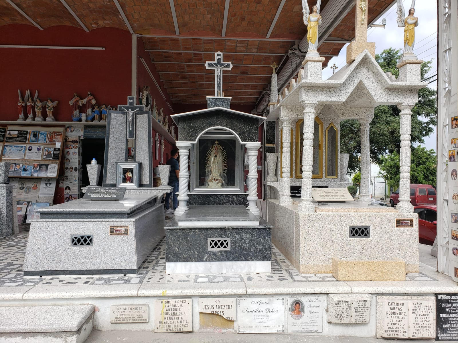 Previo al Día de Muertos aumentan las ventas en marmolerías